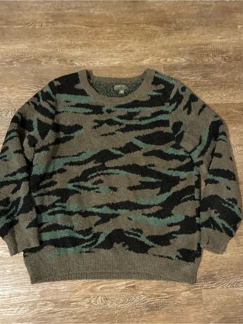 Barefoot Dreams CozyChic Seaside Camo Sweater Womens XL Green Crewneck
